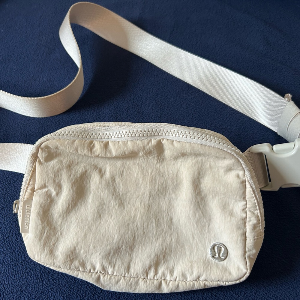 Lululemon white opal cross body